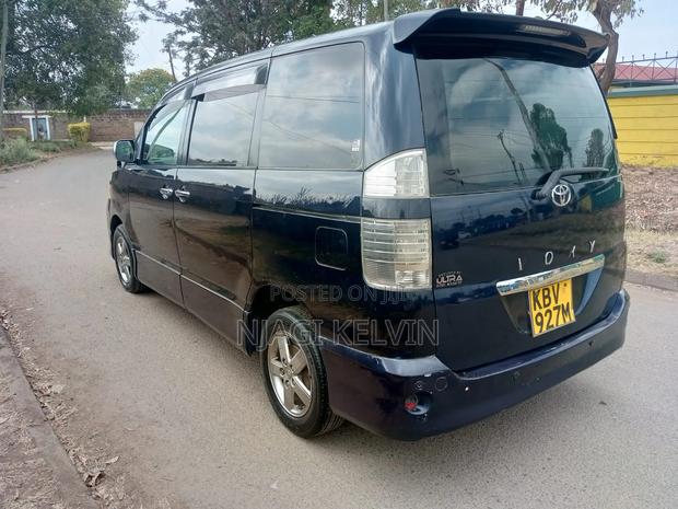 Toyota Voxy 2006 Black