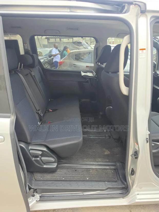 Toyota Noah 2020 Silver