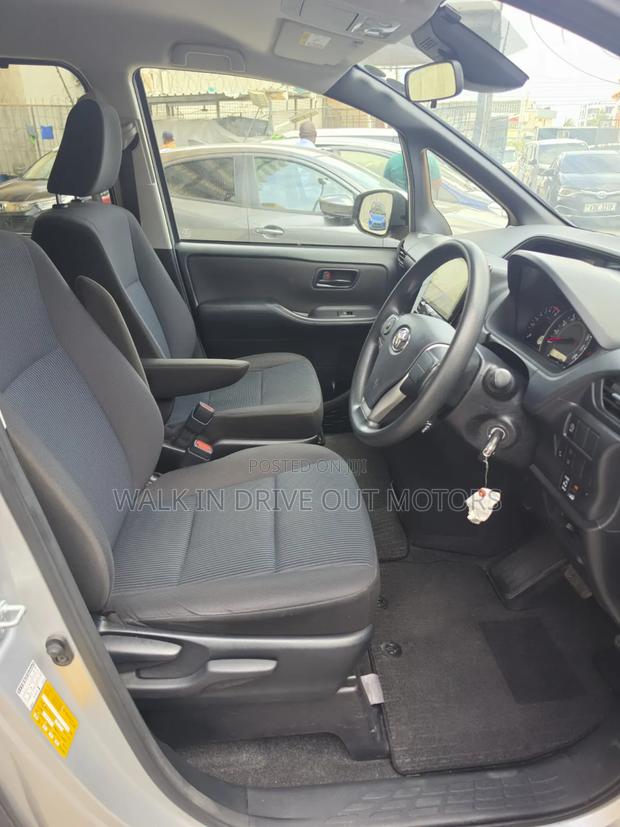 Toyota Noah 2020 Silver