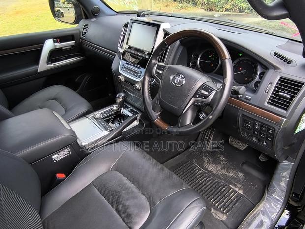 Toyota Land Cruiser 4.6 V8 ZX 2019 Black