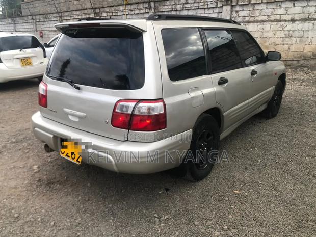 Subaru Forester 2.0 S 2000 Gold