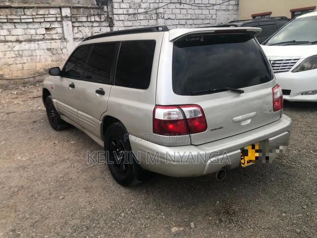 Subaru Forester 2.0 S 2000 Gold