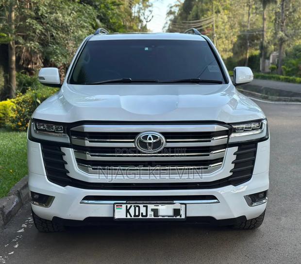 Toyota Land Cruiser 4.6 V8 ZX 2015 White