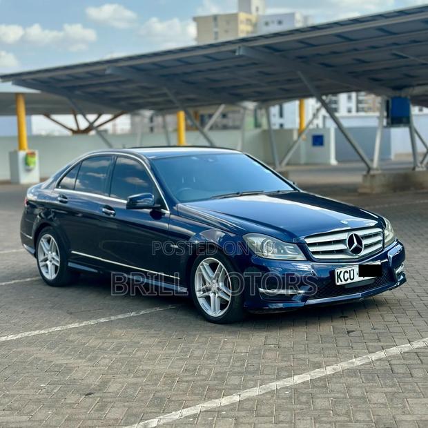 Mercedes-Benz C200 2012 Blue