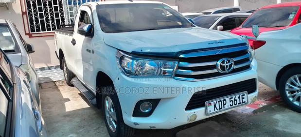 Toyota Hilux 2016 White