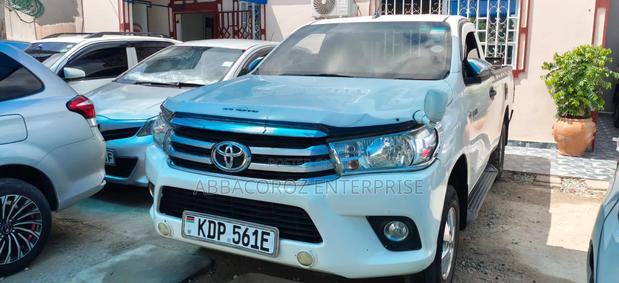 Toyota Hilux 2016 White