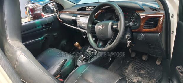 Toyota Hilux 2016 White