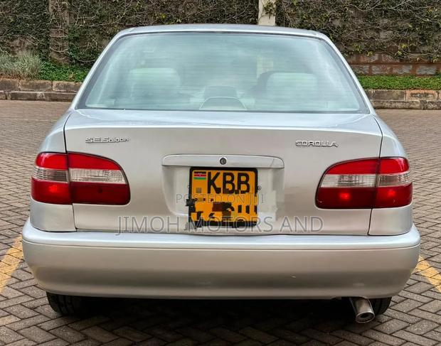 Toyota Corolla 2001 Silver