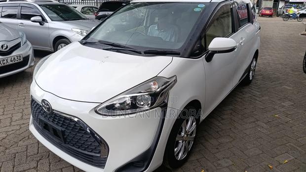 Toyota Sienta 2019 White