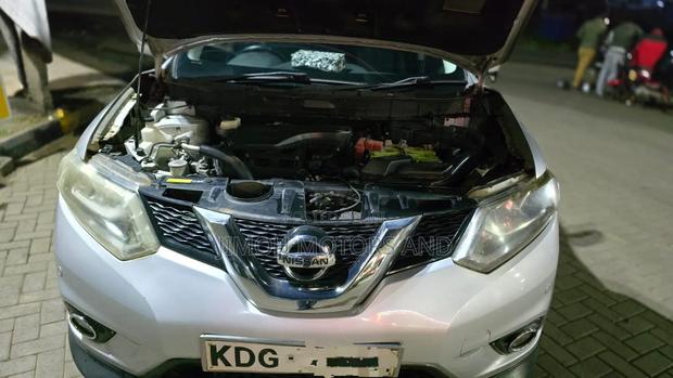 Nissan X-Trail 2014 Silver