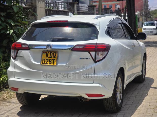 Honda Vezel 2017 White