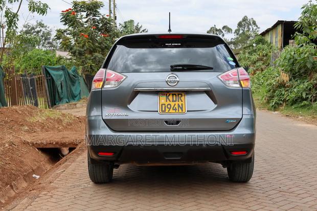 Nissan X-Trail 2017 Gray
