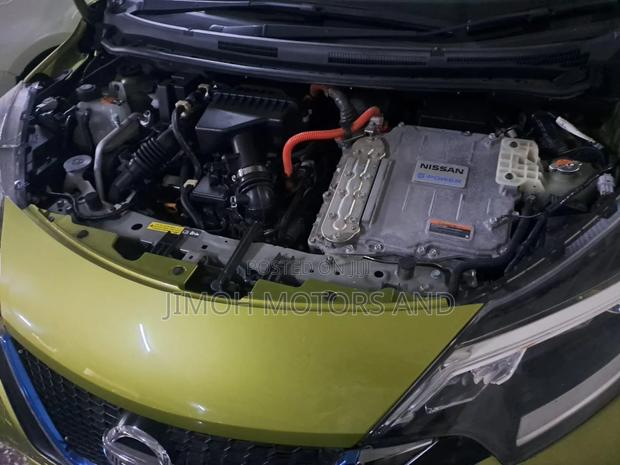 Nissan Note 2018 Green