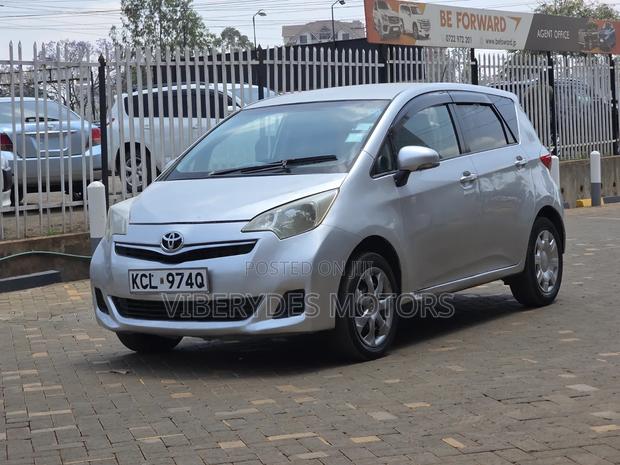 Toyota Ractis 2011 Silver