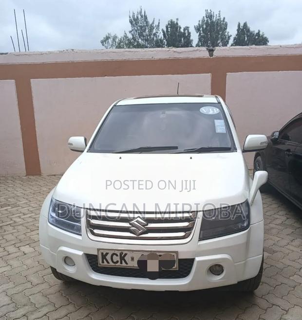 Suzuki Escudo 2010 White