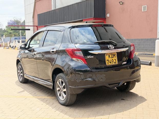 Toyota Vitz 1.3 FWD 5dr 2016 Black