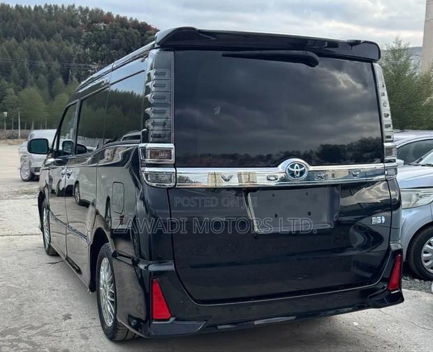 Toyota Voxy Hybrid X 2WD 7-Seater 2020 Black