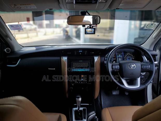 Toyota Fortuner 2.8 D AWD 2019 White