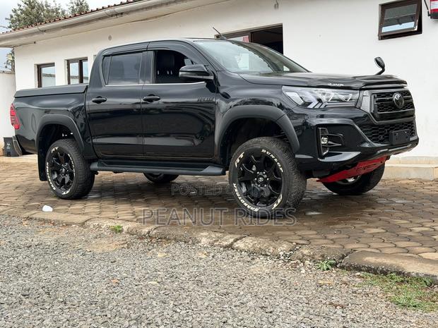 Toyota Hilux 2019 Black