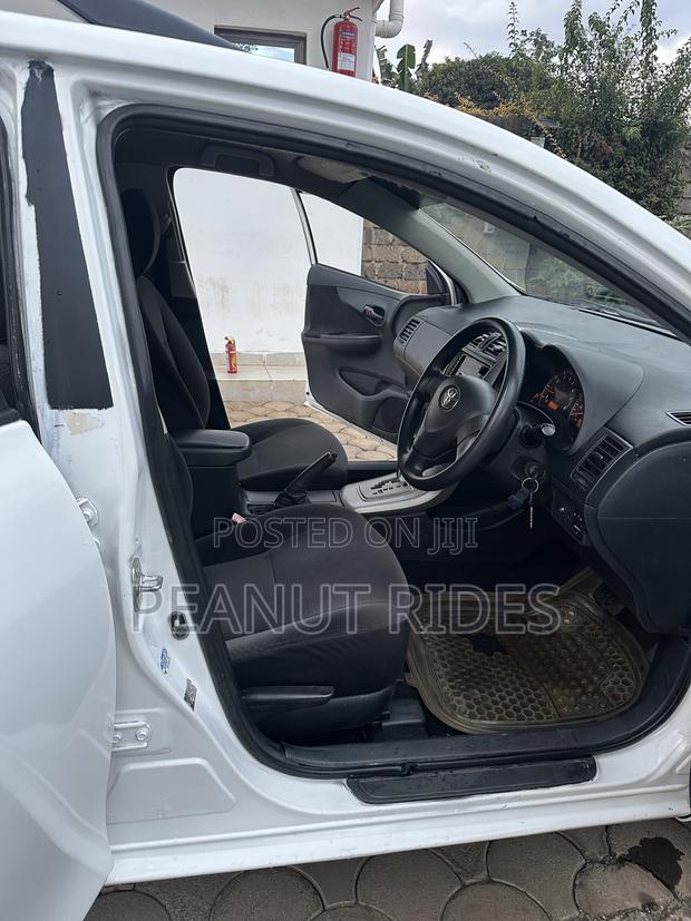 Toyota Corolla Fielder 2011 White
