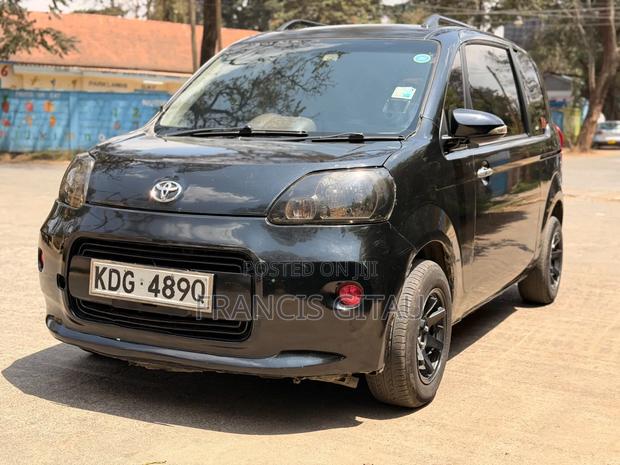 Toyota Porte 2014 Black