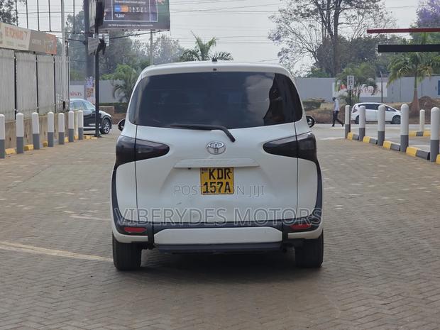 Toyota Sienta 2016 White