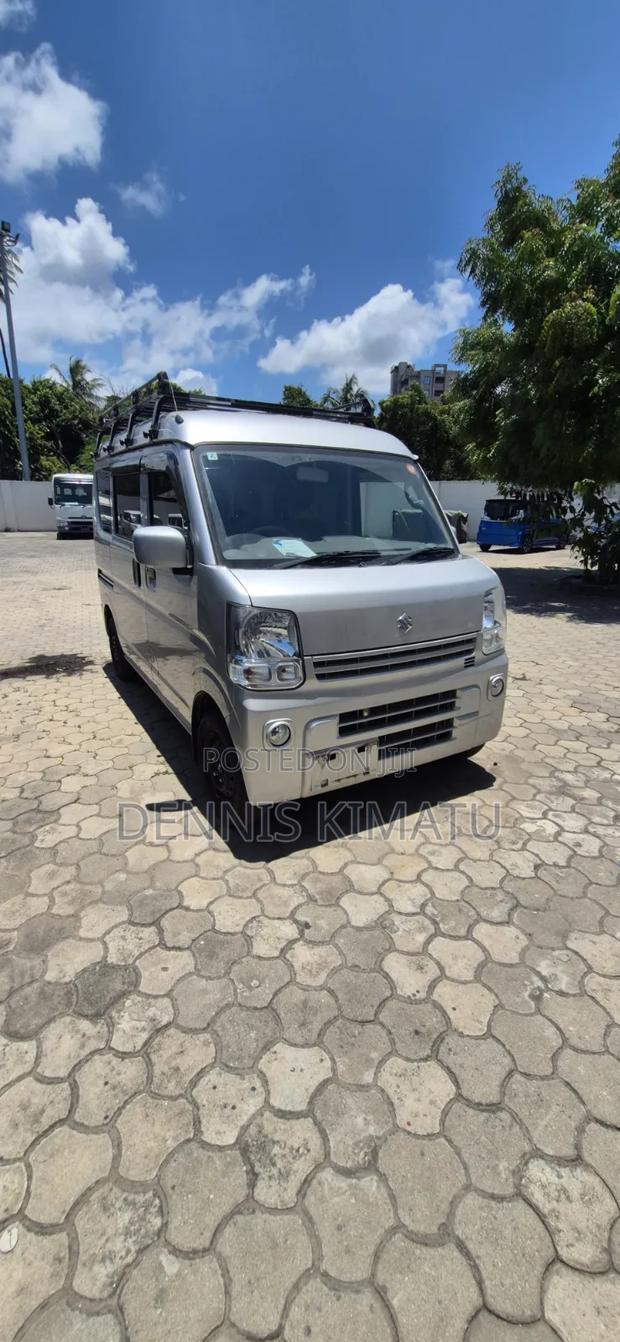 Suzuki Every Wagon 2021 White