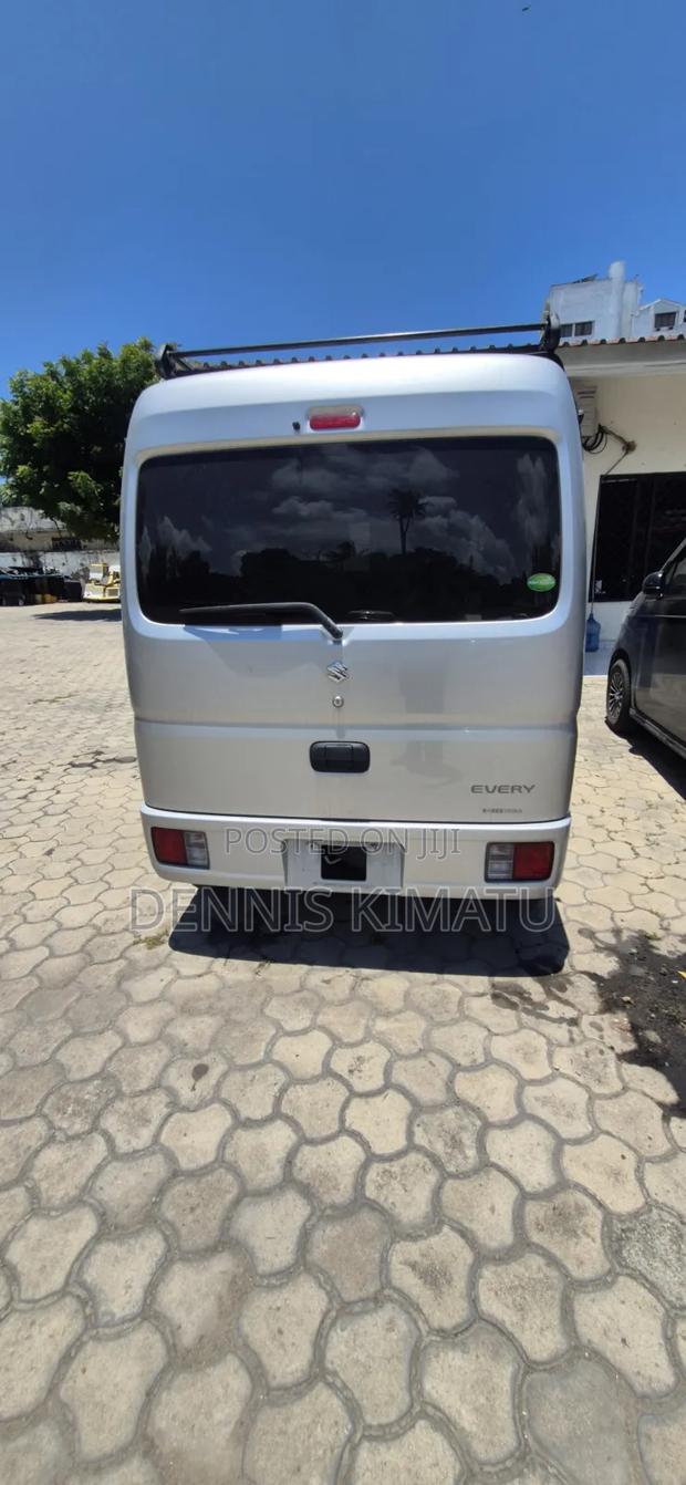 Suzuki Every Wagon 2021 White
