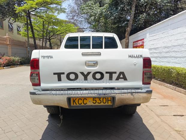 Toyota Hilux 2014 White