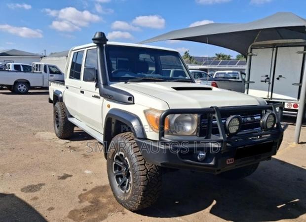 Toyota Land Cruiser 79 Series 2019 Off white