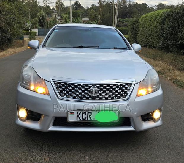 Toyota Crown 2012 Silver