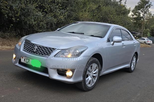 Toyota Crown 2012 Silver