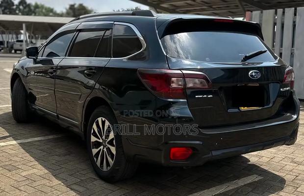 Subaru Outback 2017 Black