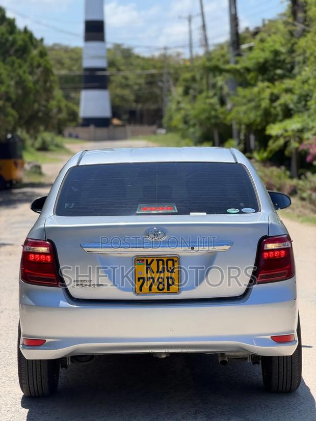 Toyota Axio 2017 Silver