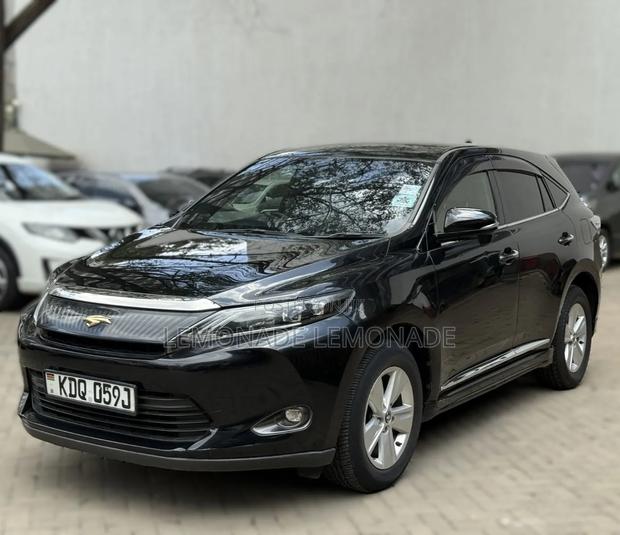 Toyota Harrier 2.0 4WD 2017 Black