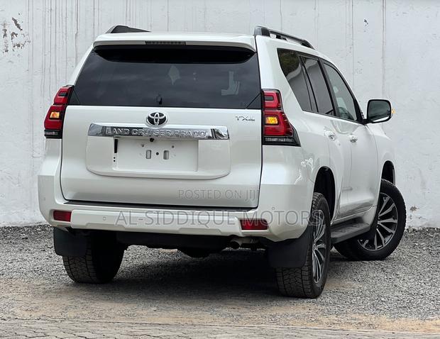 Toyota Land Cruiser Prado 2.7 2020 White