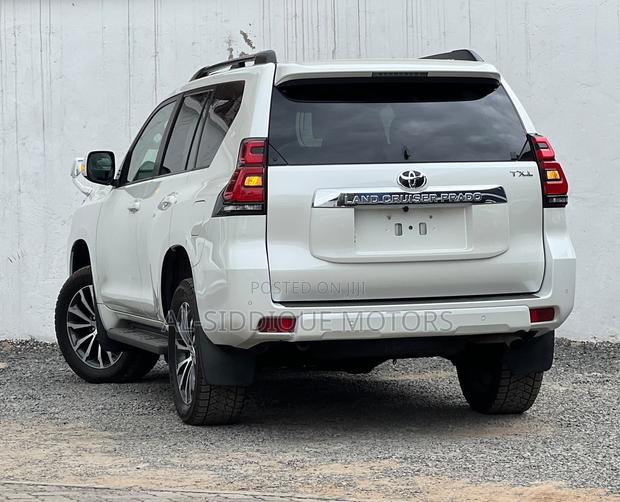 Toyota Land Cruiser Prado 2.7 2020 White