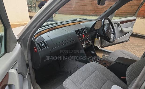 Mercedes-Benz C200 2001 Silver