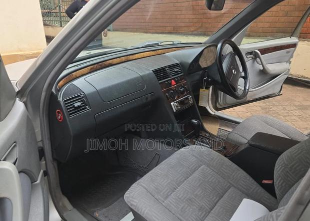 Mercedes-Benz C200 2001 Silver