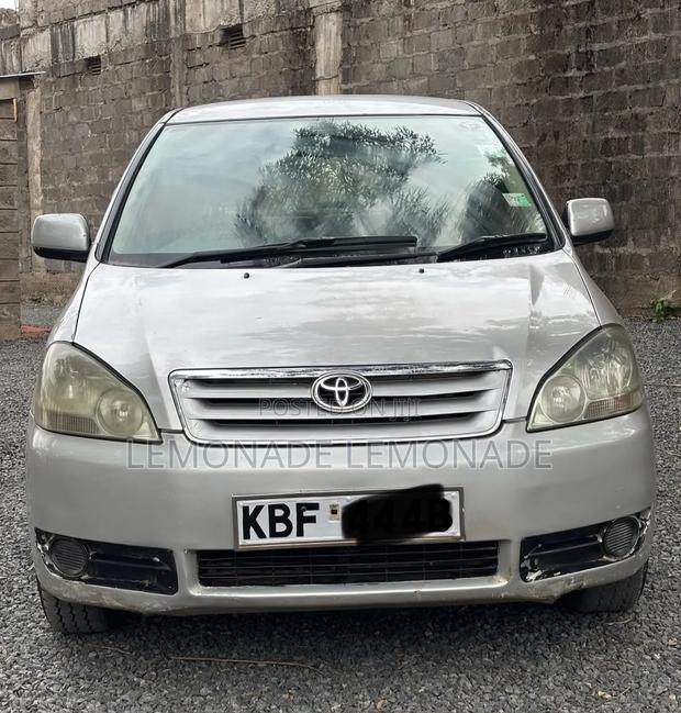 Toyota Ipsum 2003 Silver