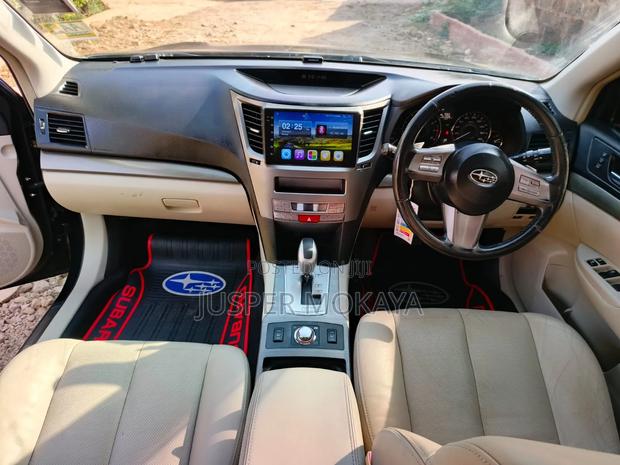 Subaru Outback 2.5i Premium 2011 Black