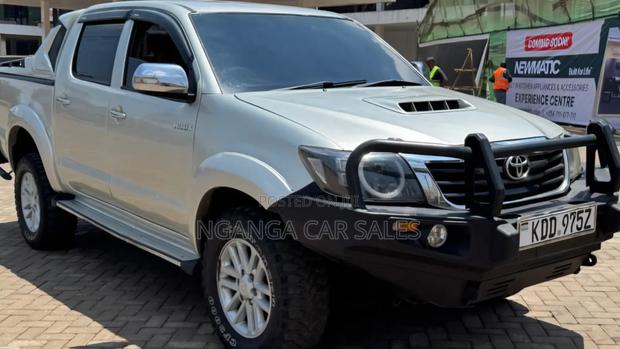 Toyota Hilux 2014 Silver