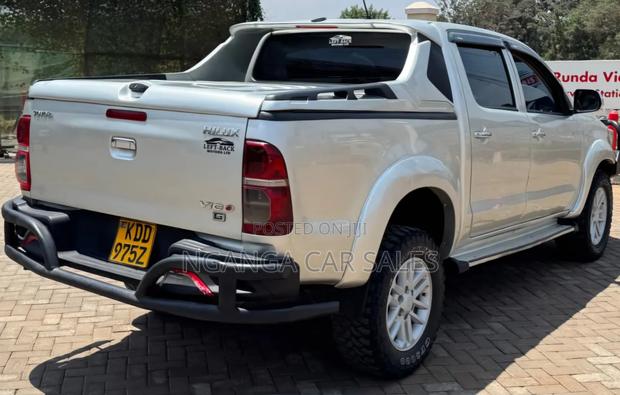 Toyota Hilux 2014 Silver