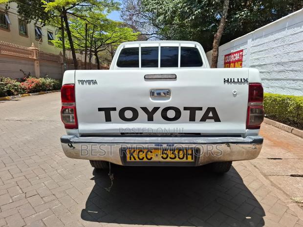 Toyota Hilux 2014 White