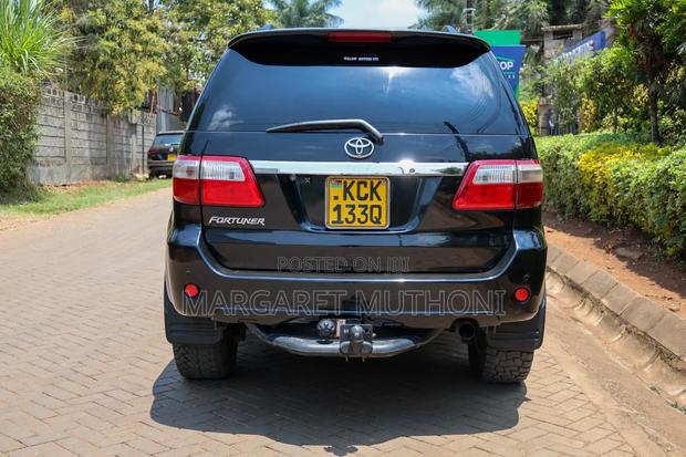 Toyota Fortuner 2010 Black