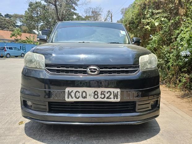 Toyota Corolla Rumion Hatchback 1.5 FWD 2011 Black