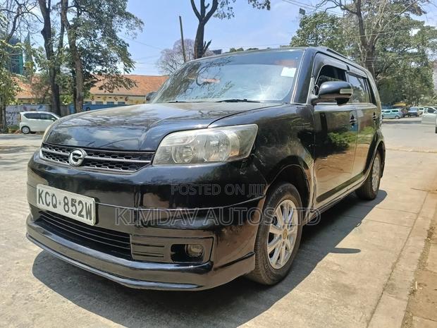Toyota Corolla Rumion Hatchback 1.5 FWD 2011 Black
