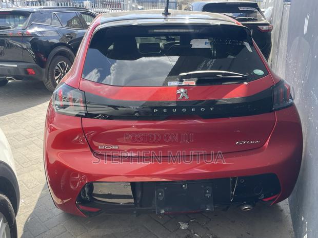 Peugeot 208 2021 Red