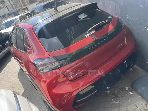 Peugeot 208 2021 Red