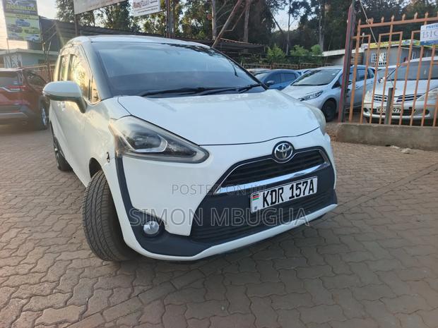 Toyota Sienta 1.5 FWD 2016 White